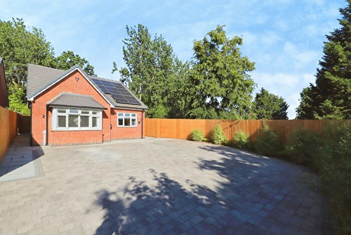 2 Bedroom Bungalow For Sale In Ludlow Road, Kidderminster, Worcestershire, DY10