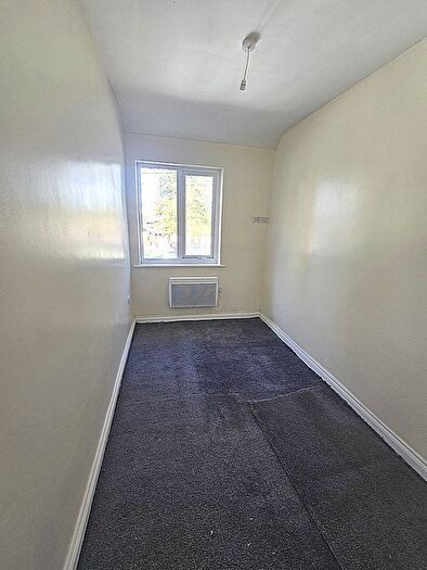 2 Bedroom Flat To Rent In Southfields Drive, Leicester, LE2