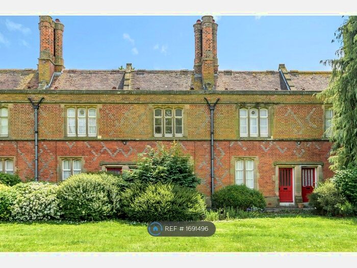 2 Bedroom Terraced House To Rent In Diprose Lodge, London, SW17