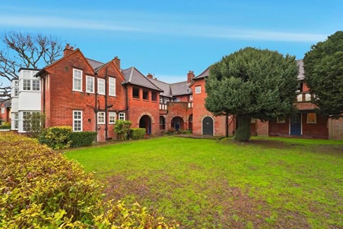 1 Bedroom Flat For Sale In Holyoake Walk, W5