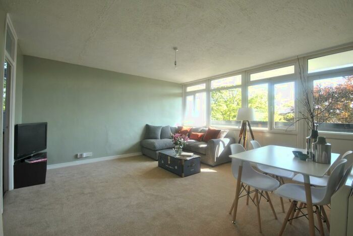 1 Bedroom Flat To Rent In Grove Park Road London, SE9