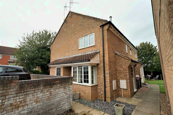 1 Bedroom Property To Rent In Fyne Drive, Leighton Buzzard, LU7