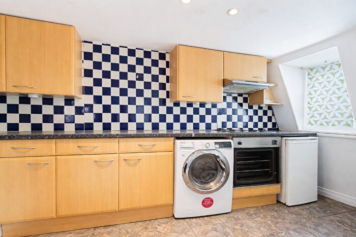 2 Bedroom Flat For Sale In Upper Rock Gardens, BN2