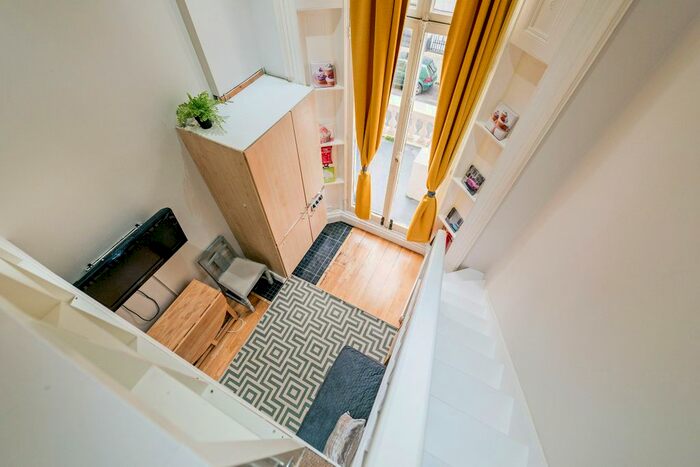 Studio To Rent In Clanricarde Gardens, London W2
