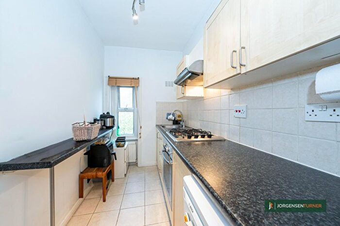 1 Bedroom Flat To Rent In Brondesbury Villas, Queens Park, London, NW6