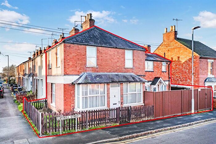 3 Bedroom Semi-Detached House For Sale In Lathkill Street, Market Harborough, LE16