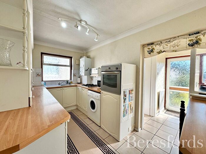 2 Bedroom Bungalow For Sale In Norman Road, Hornchurch, RM11