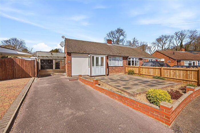 2 Bedroom Bungalow For Sale In Woodland Drive, Bromham, Bedford, Bedfordshire, MK43