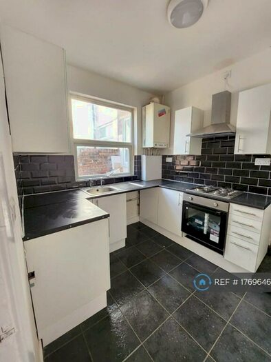 4 Bedroom Terraced House To Rent In Vittoria Street, Birkenhead, CH41
