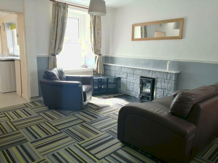 2 Bedroom House To Rent In North Hill Road, Mount Pleasant, Swansea, SA1