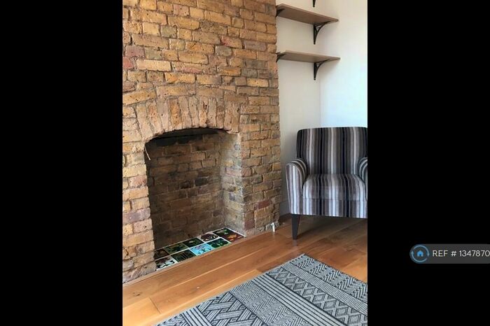 2 Bedroom Maisonette To Rent In Gladstone Avenue, London, N22