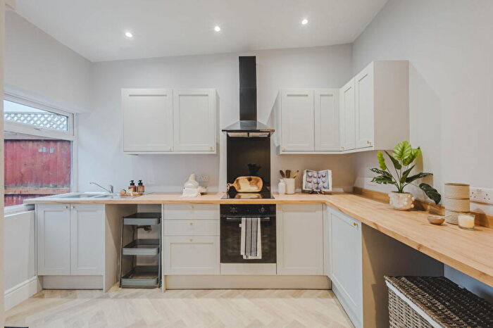 3 Bedroom Terraced House For Sale In Clifton Street, Old Town, Swindon, SN1