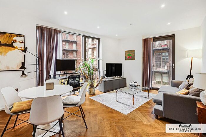 2 Bedroom Flat To Rent In Ambassador Building, Embassy Gardens, SW11