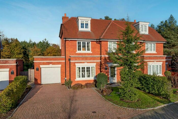 4 Bedroom Semi-Detached House To Rent In Kingswood, Ascot, SL5