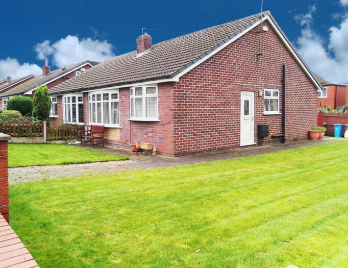 2 Bedroom Semi-Detached Bungalow To Rent In Angela Avenue, Royton, OL2