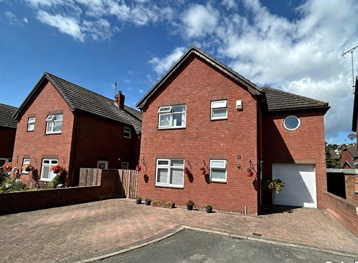 4 Bedroom Detached House For Sale In The Close, Penrhyn Bay, LL30