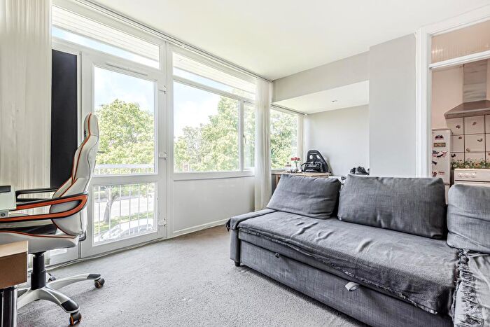 1 Bedroom Maisonette To Rent In Dene Gardens, Stanmore, HA7