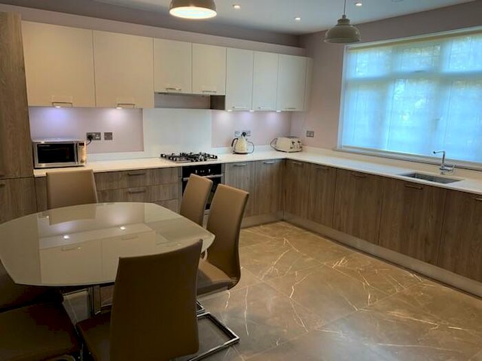 3 Bedroom Flat To Rent In Hillfield Park, Winchmore Hill, N21