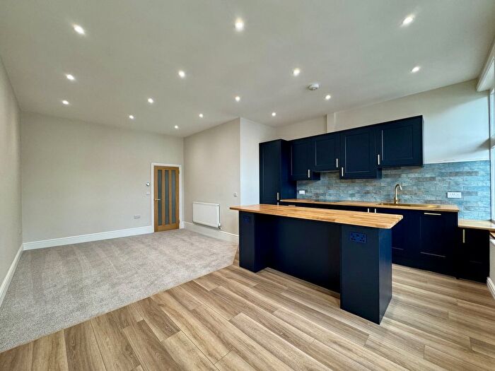 1 Bedroom Flat To Rent In Fore Street, Exeter, EX3
