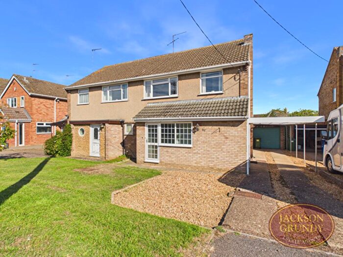 3 Bedroom Semi-Detached House For Sale In Northampton Road, Denton, NN7