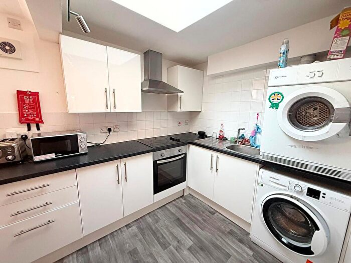 1 Bedroom Apartment To Rent In Room, Saltisford, Warwick, CV34
