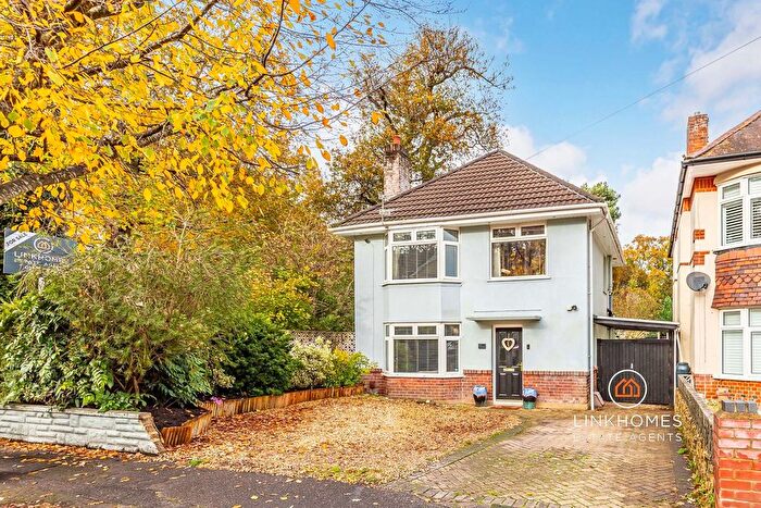 3 Bedroom Detached House For Sale In Normanhurst Avenue, Bournemouth, BH8