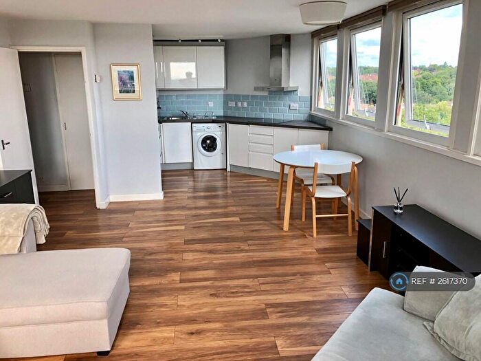 1 Bedroom Flat To Rent In Woodford Green, Essex, IG8