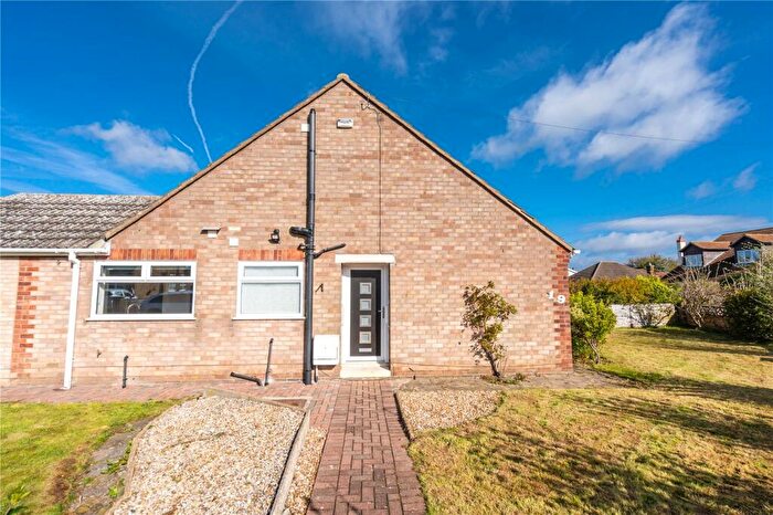 3 Bedroom Bungalow To Rent In Peaks Avenue, New Waltham, Grimsby, DN36