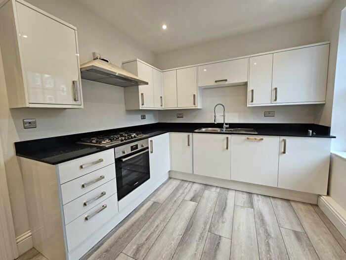 3 Bedroom Apartment To Rent In Hortensia House, Hortnesia Road, London, SW10