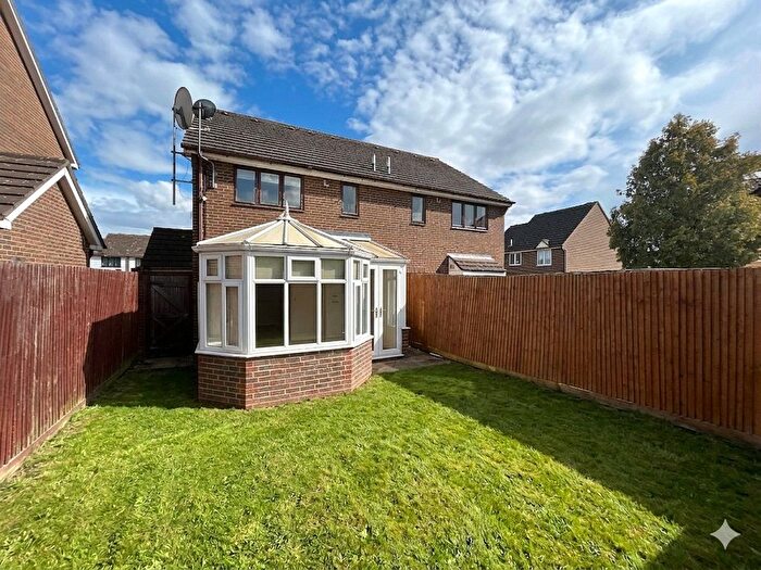 1 Bedroom End Of Terrace House For Sale In Warne Place, Westerham Drive, Sidcup, DA15