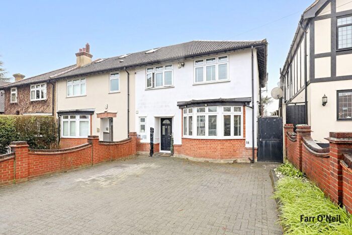 3 Bedroom End Terrace House For Sale In Palmerston Road, Buckhurst Hill, IG9