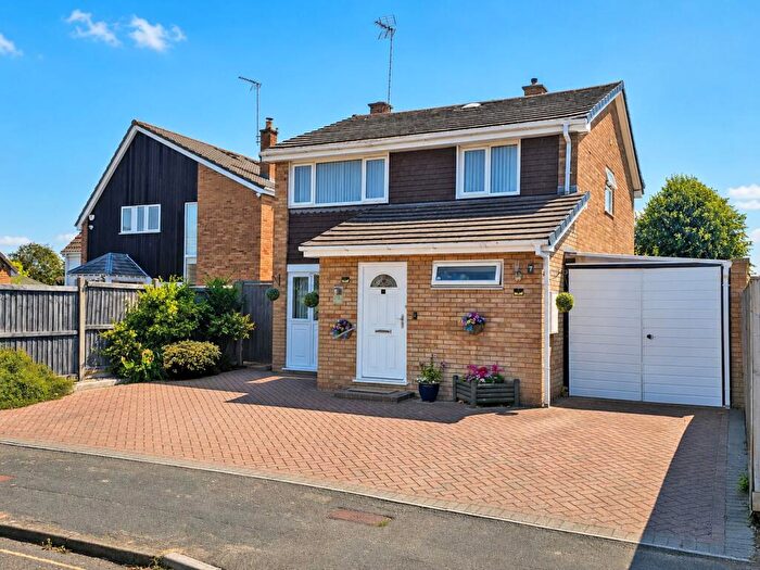 4 Bedroom Detached House For Sale In Sussex Gardens, Hucclecote, GL3