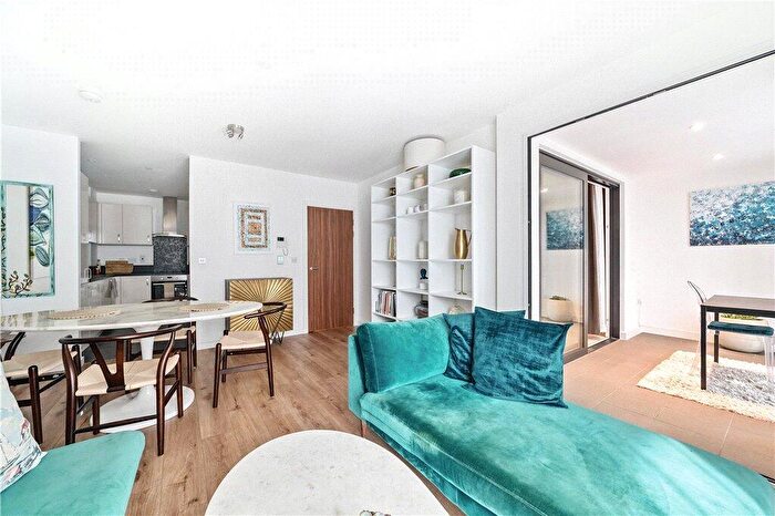 1 Bedroom Apartment For Sale In Apartment, District Court, Commercial Road, London, E1