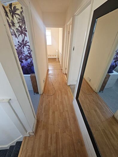 4 Bedroom Semi Detached House To Rent In Argyle Avenue, Hounslow, Middlesex, TW3