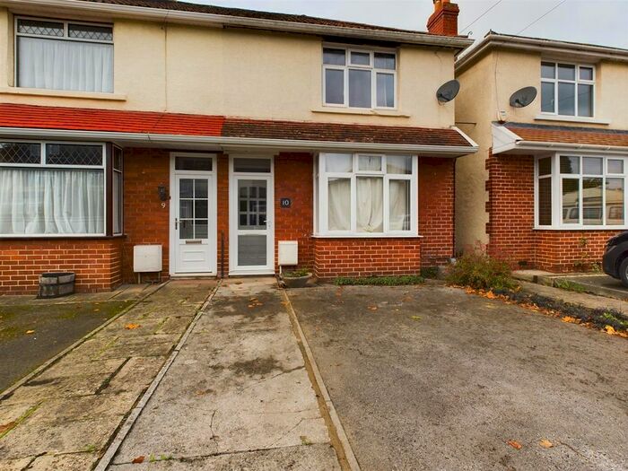 3 Bedroom Semi-Detached House To Rent In Cleeve Hill Extension, Downend, Bristol, BS16