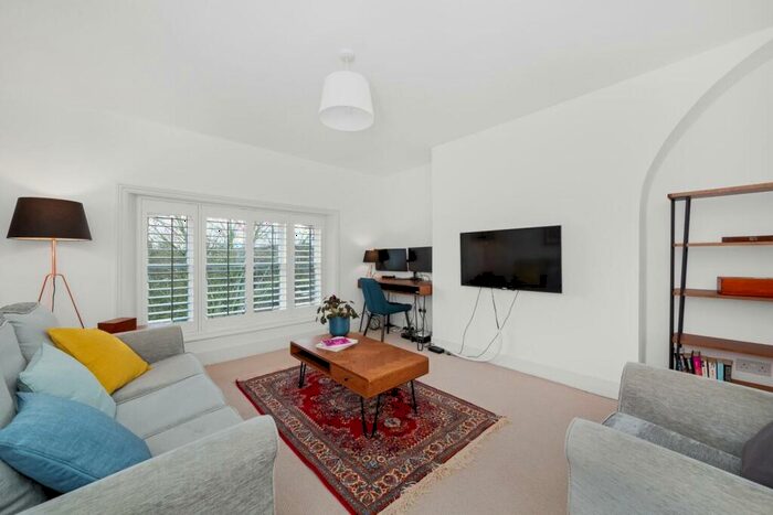 1 Bedroom Apartment For Sale In Rosendale Road, Dulwich, SE21