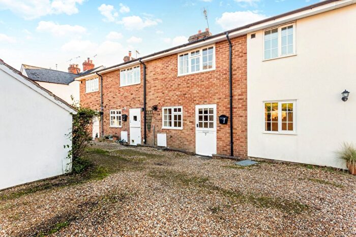 2 Bedroom Cottage To Rent In The Pollards, Bentley, GU10