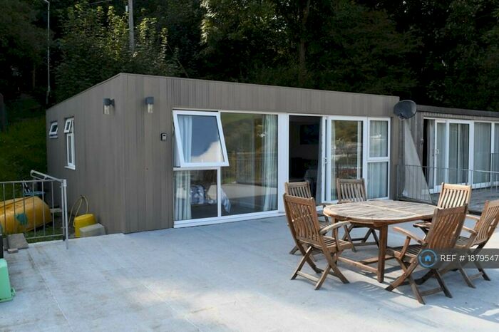 2 Bedroom Flat To Rent In Millendreath, Looe, PL13