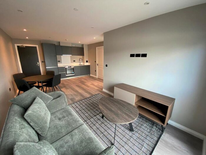 1 Bedroom Apartment To Rent In Springwell Gardens, Leeds City Centre, LS12