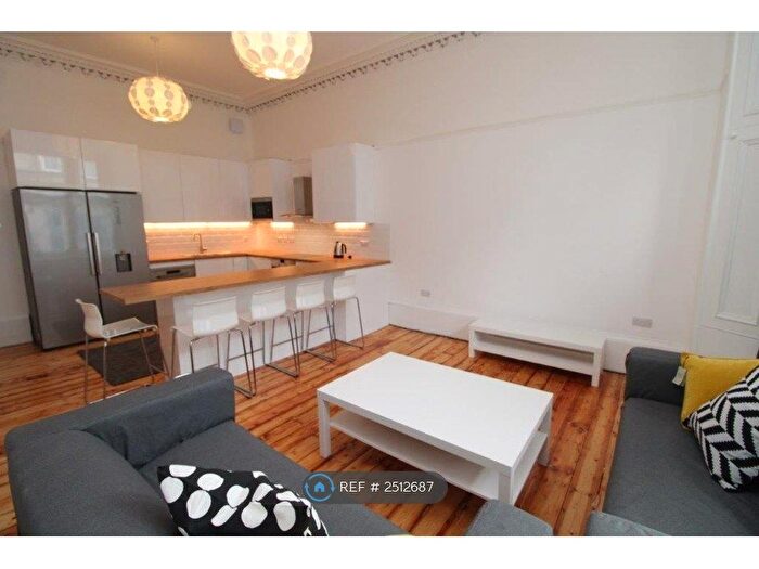 5 Bedroom Flat To Rent In Southpark Avenue, Glasgow, G12