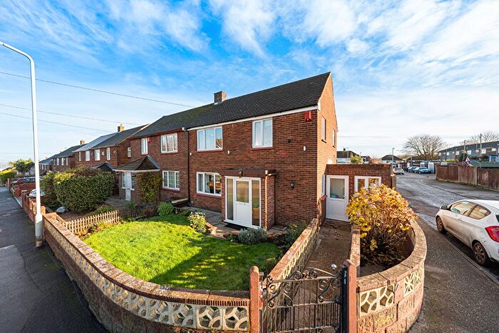 3 Bedroom Semi-Detached House For Sale In Cruden Road, Gravesend, Kent, DA12