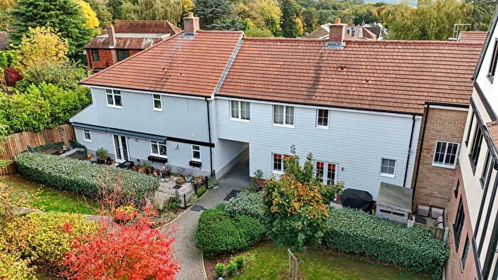 3 Bedroom Flat For Sale In Coppice Row, Theydon Bois, CM16