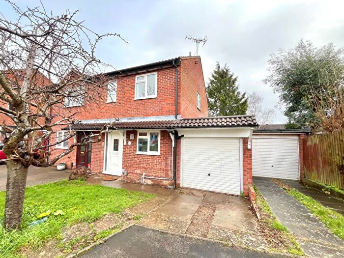 3 Bedroom Semi-Detached House To Rent In Packwood Close, Leamington Spa, CV31