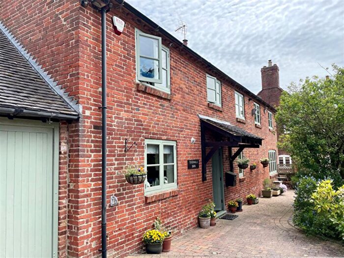 4 Bedroom Detached House For Sale In Ashby Road, Ticknall, Derbyshire, DE73