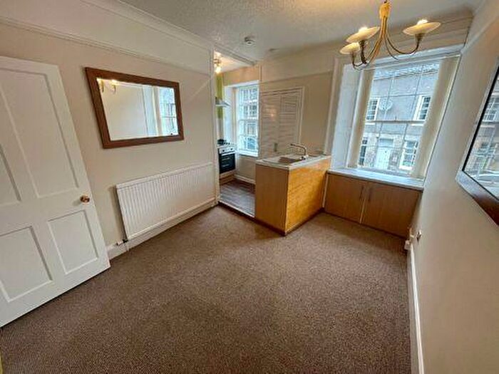1 Bedroom Flat To Rent In Townhall Street, Inverkeithing, KY11