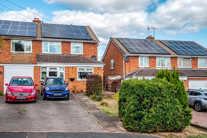 3 Bedroom Semi Detached House For Sale In Millfield Road, Bromsgrove, Worcestershire, B61