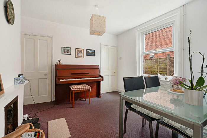 3 Bedroom Semi-Detached House For Sale In Wellington Avenue, Fleet, GU51