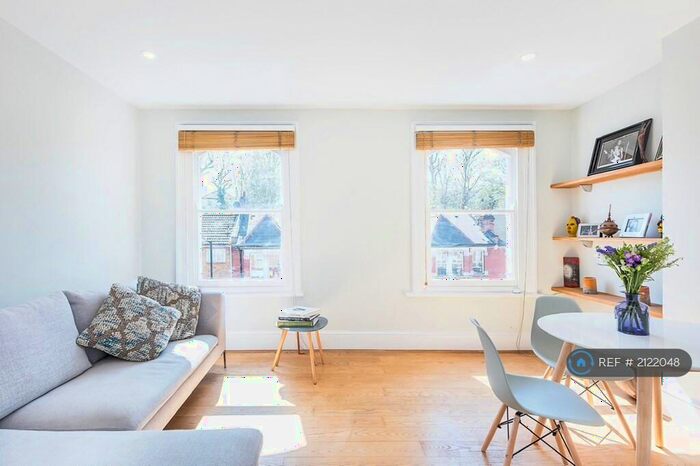 3 Bedroom Flat To Rent In Palace Gates Road, London, N22