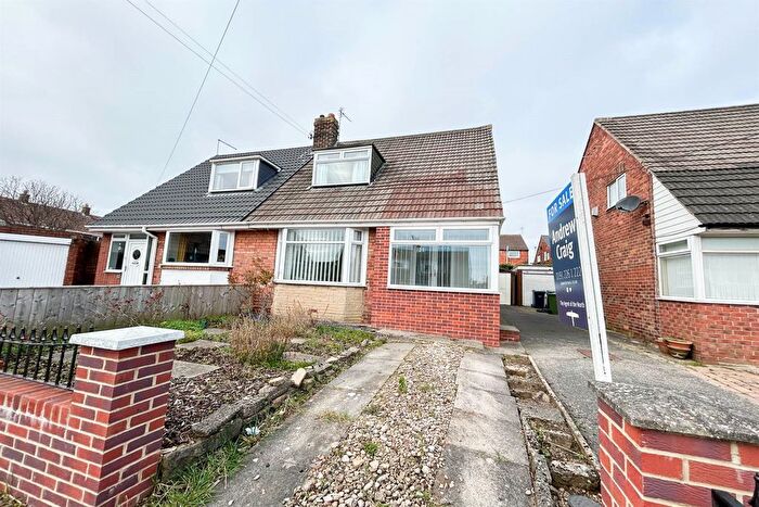 3 Bedroom Semi-Detached House For Sale In Fairfield Drive, Whitburn, Sunderland, SR6