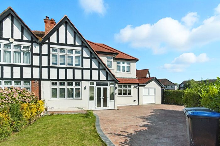 7 Bedroom Semi-detached House For Sale In Pasture Road, Wembley, Greater London, HA0